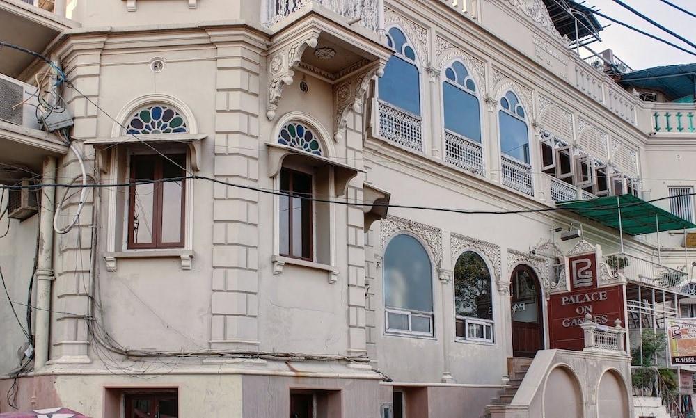 Palace On Ganges - Heritage Hotel Varanasi Eksteriør billede