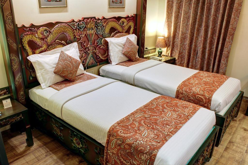 Palace On Ganges - Heritage Hotel Varanasi Eksteriør billede