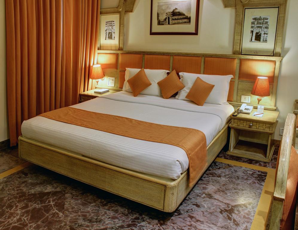 Palace On Ganges - Heritage Hotel Varanasi Eksteriør billede