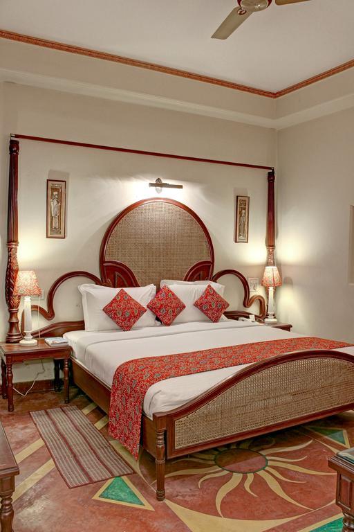 Palace On Ganges - Heritage Hotel Varanasi Eksteriør billede
