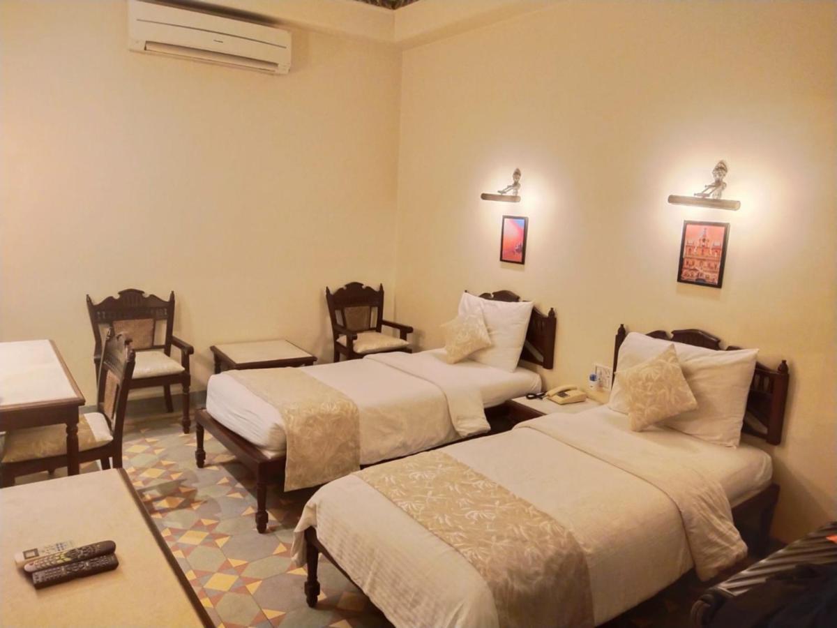 Palace On Ganges - Heritage Hotel Varanasi Eksteriør billede