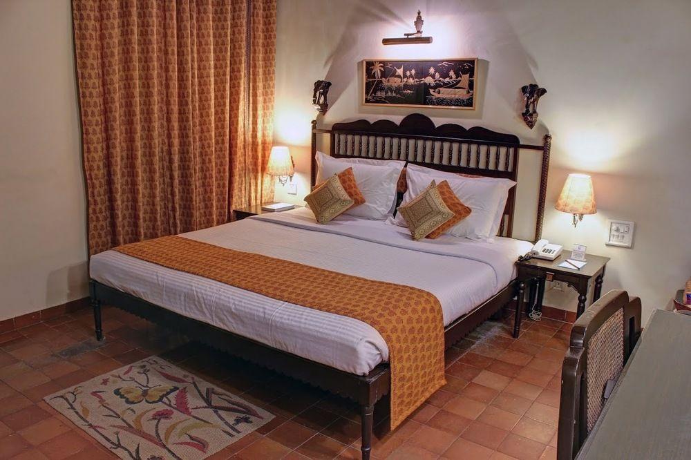 Palace On Ganges - Heritage Hotel Varanasi Eksteriør billede