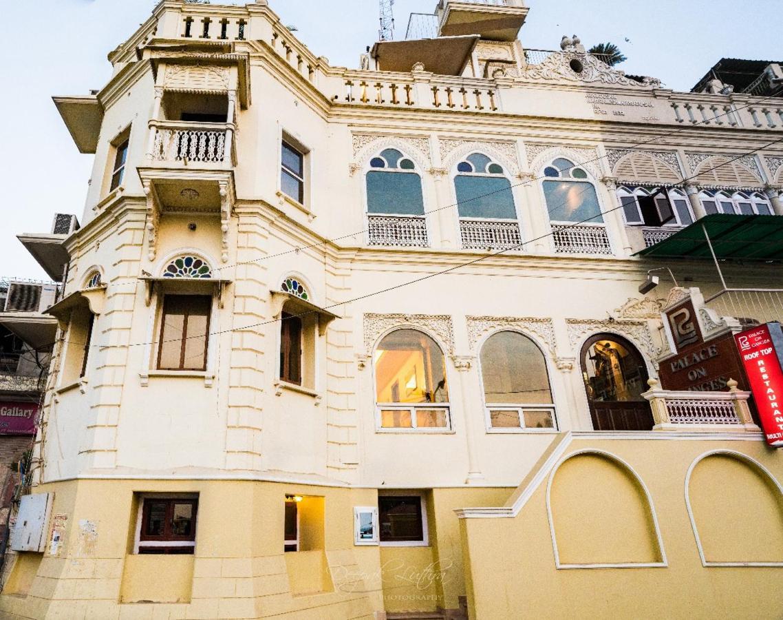 Palace On Ganges - Heritage Hotel Varanasi Eksteriør billede